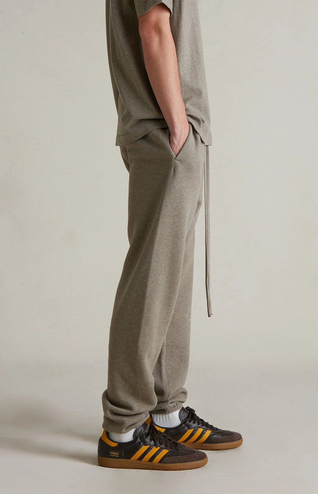 SP25 Essentials Sweatpants (Metallic Logo)