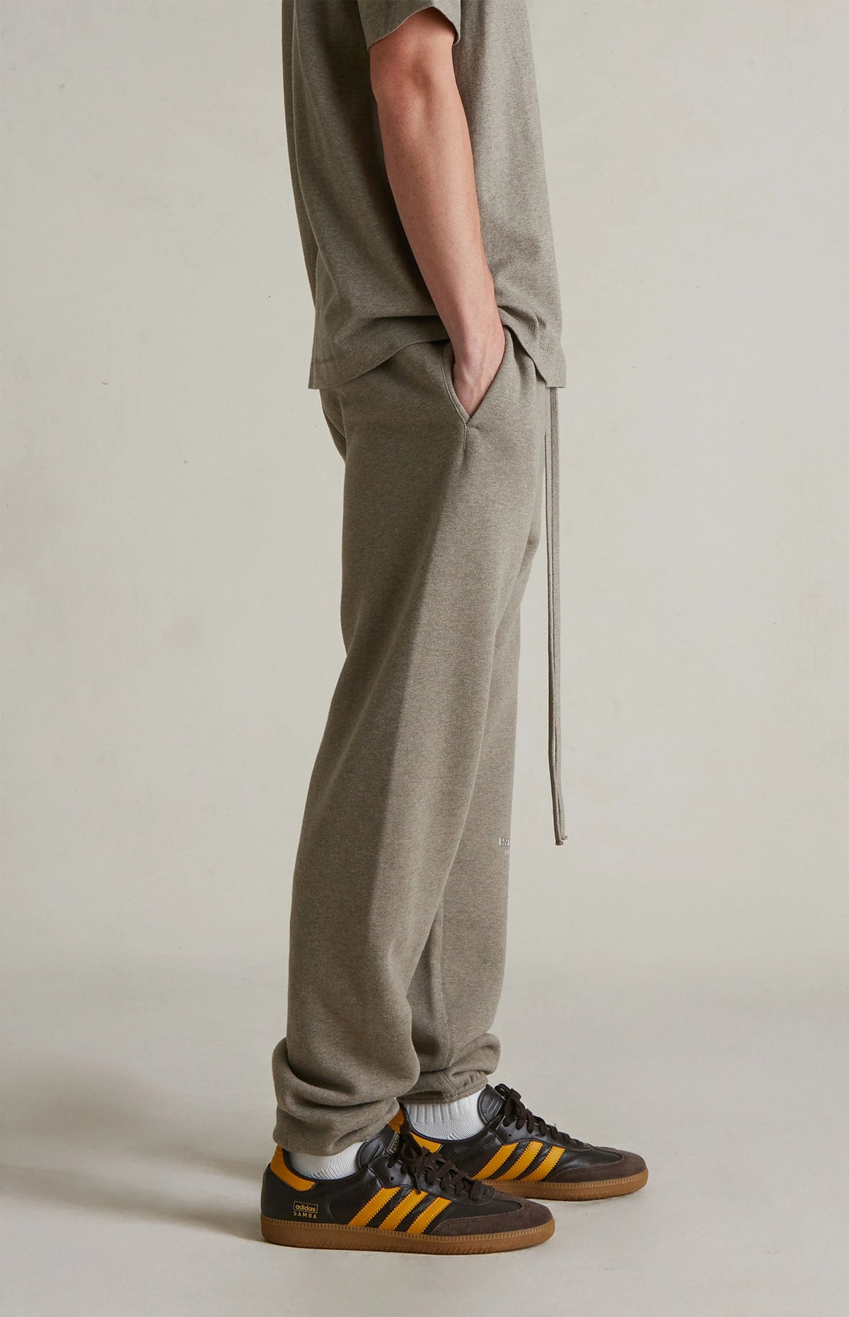 SP25 Essentials Sweatpants (Metallic Logo)