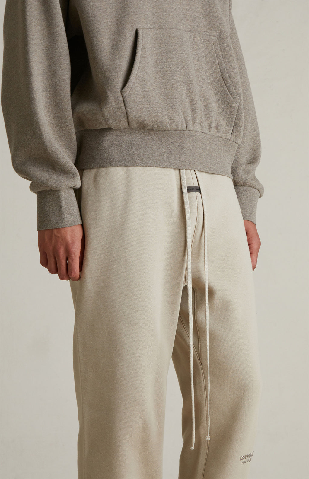SP25 Essentials Sweatpants (Metallic Logo)