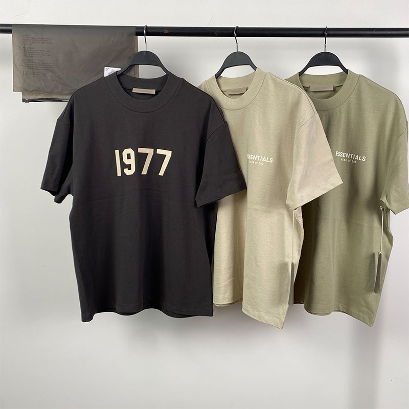 SS22 Essentials S-Shirt (White Velvety Print)