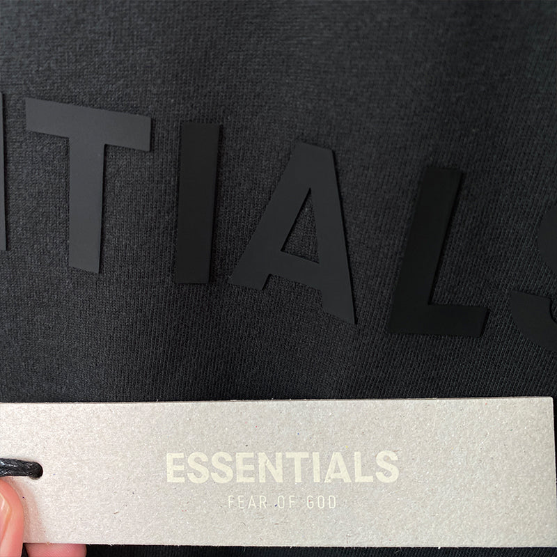 SS20 Essentials L-Shirt