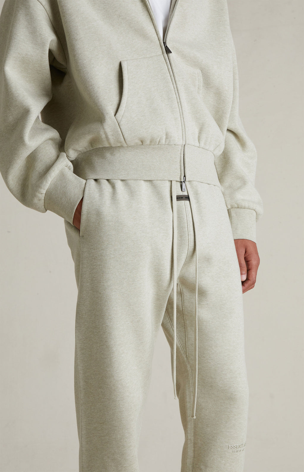 SP25 Essentials Sweatpants (Metallic Logo)