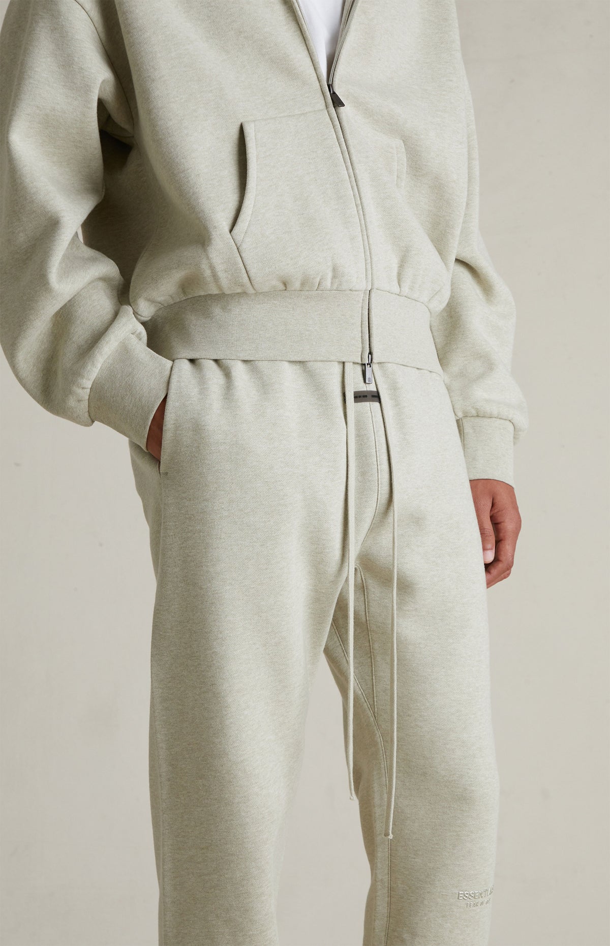SP25 Essentials Sweatpants (Metallic Logo)