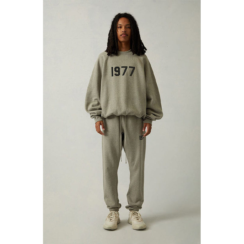 SS22 1977 collection Essentials Crewneck Sweatshirt (1977 Velvety Print)