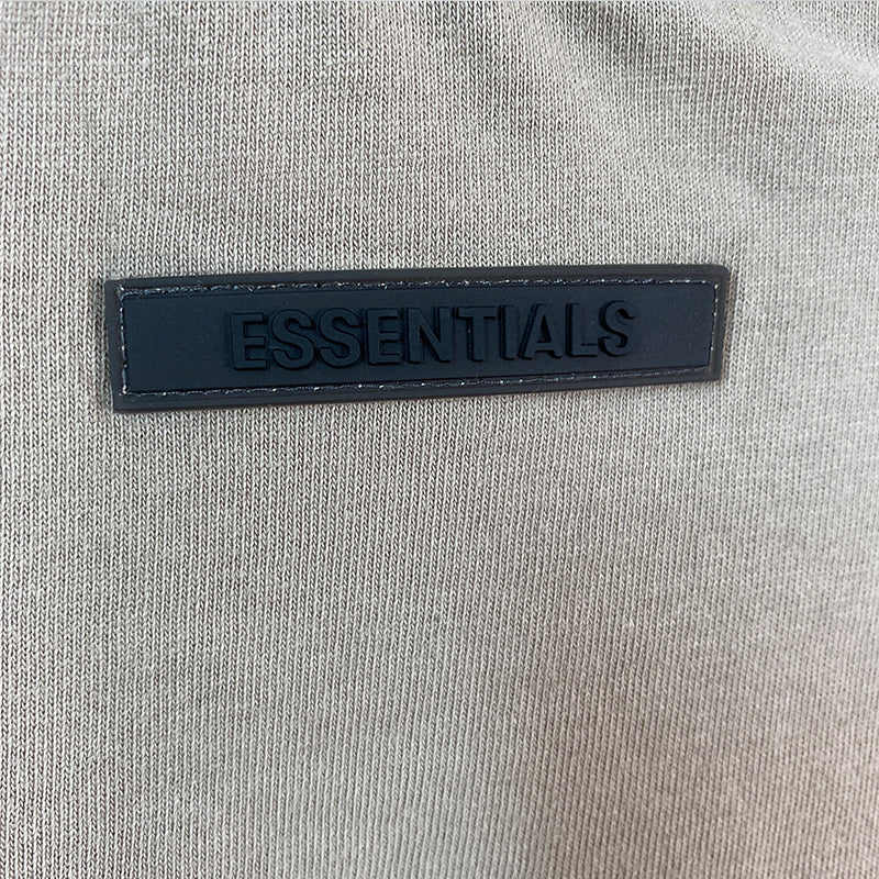 SS21 Essentials L-Shirt